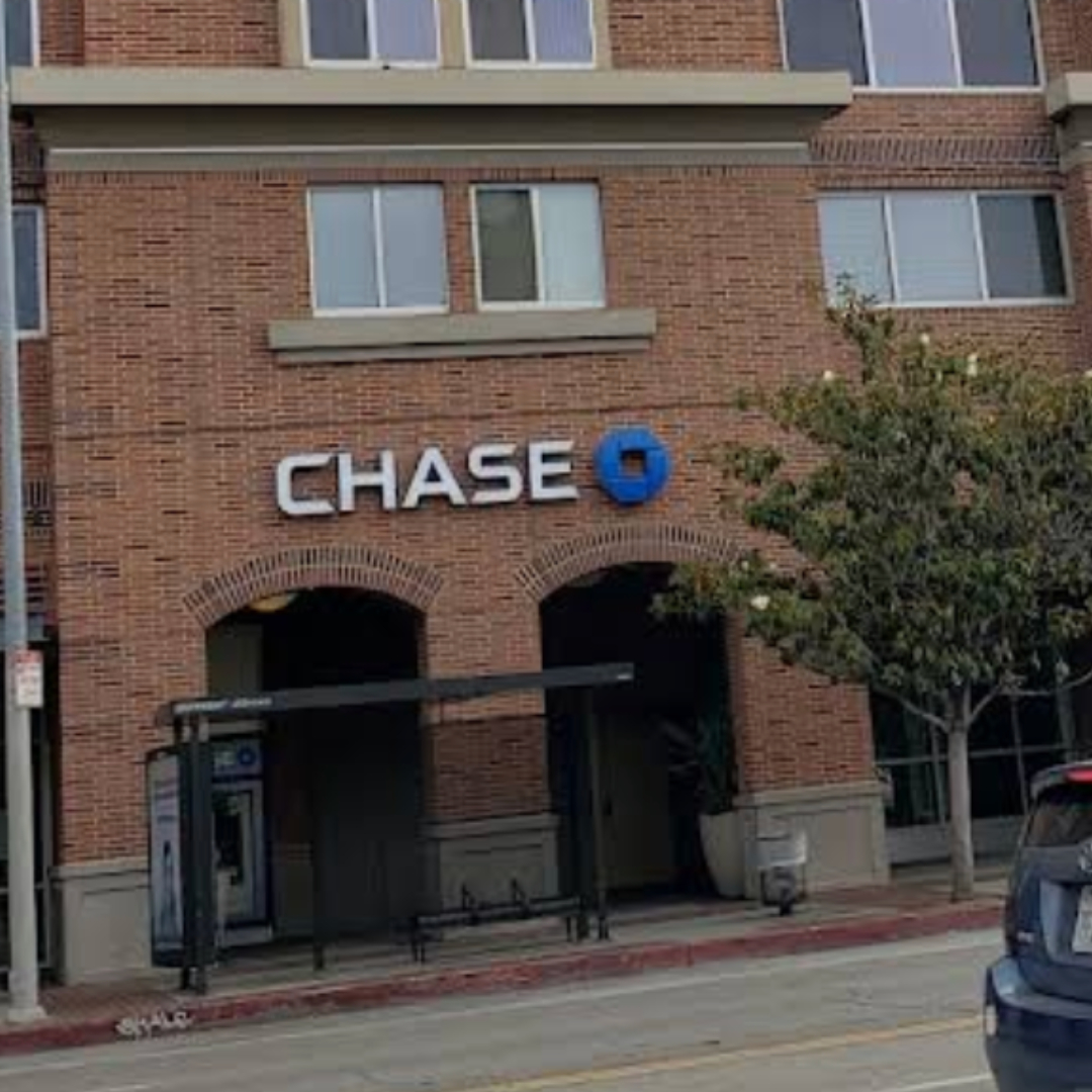 Image of local Chase Bank